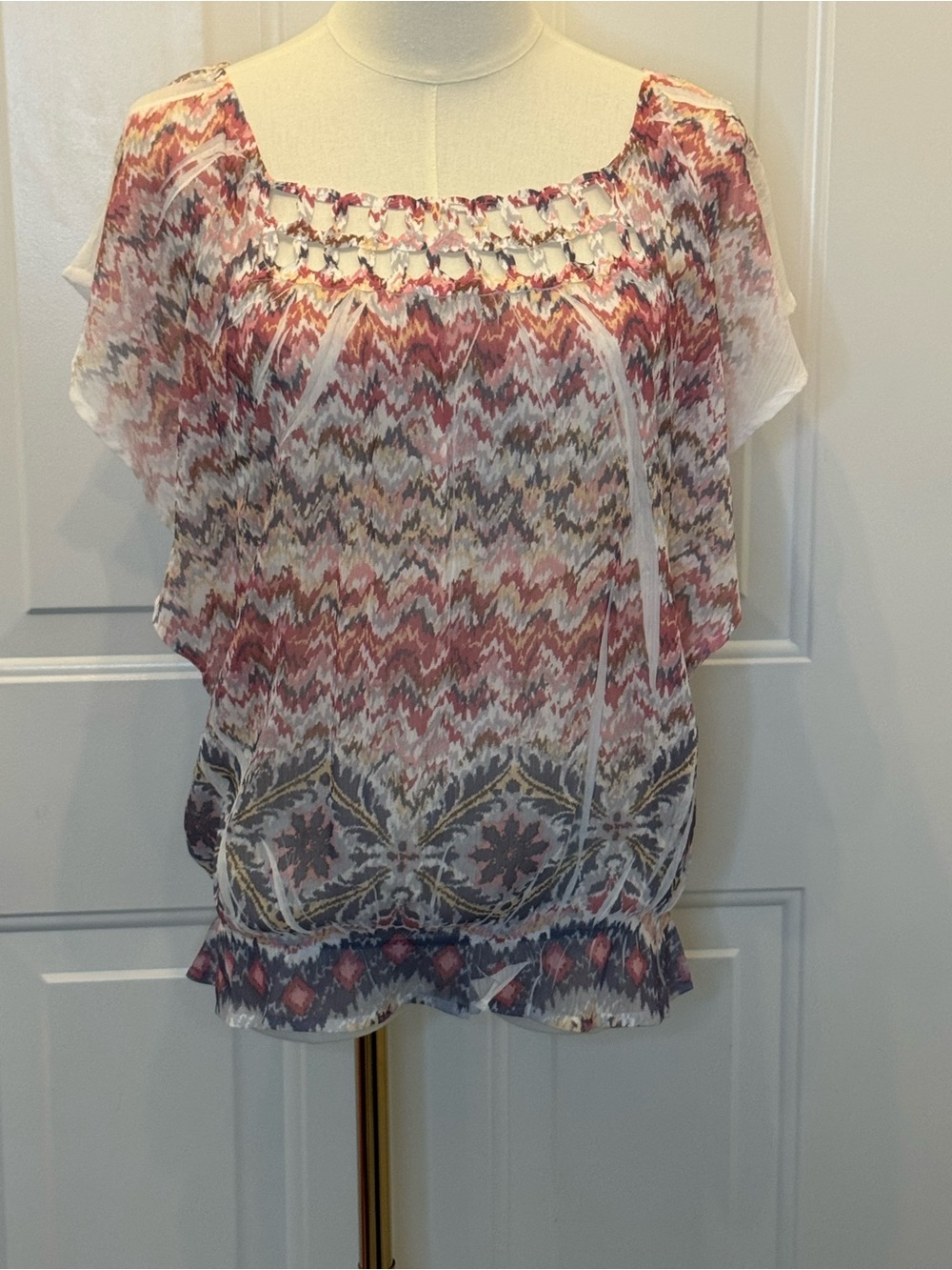 Vintage Y2K Bongo Boho Top Feminine Sheer Printed Cutout Neckline Feminine Large
